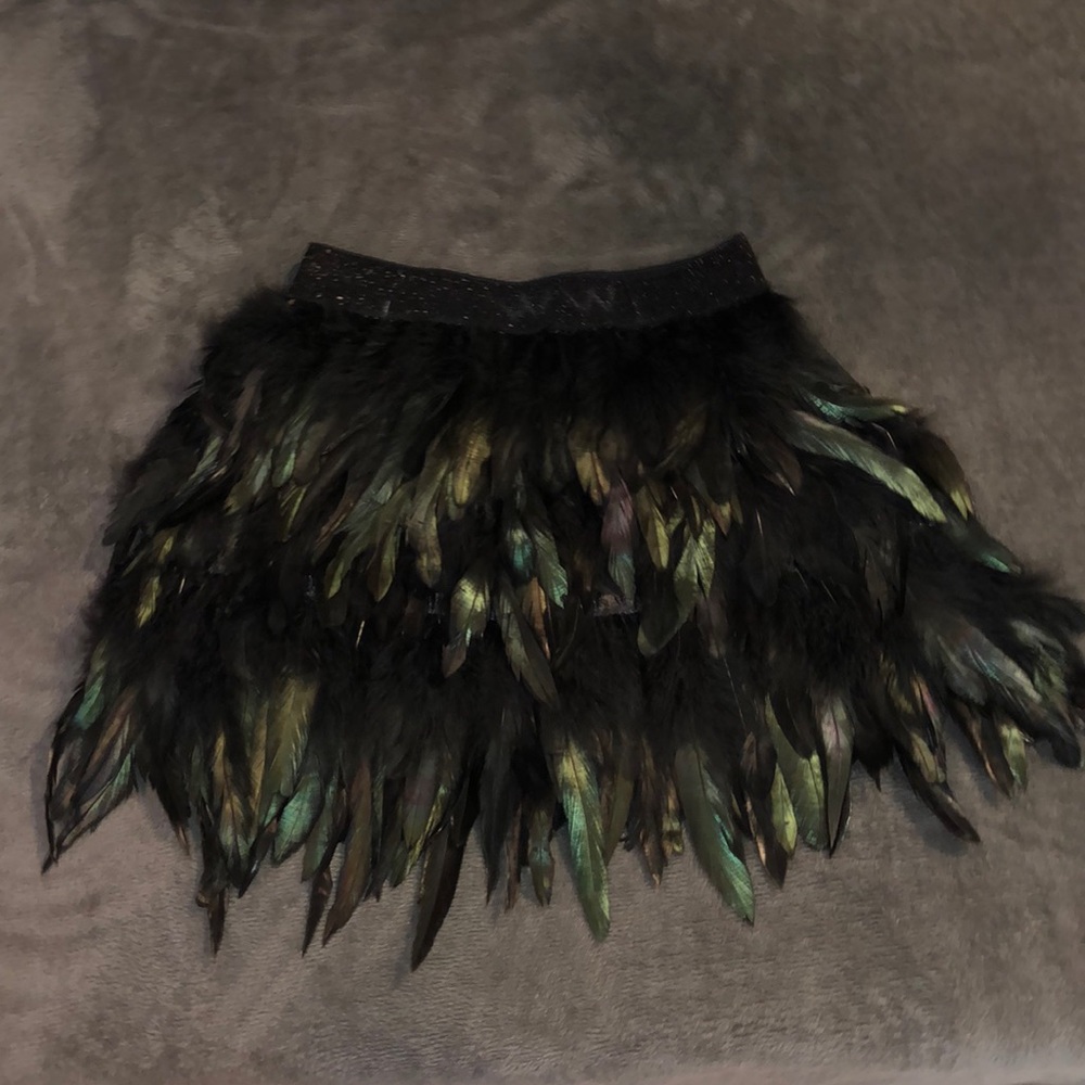 Feather  black skirt